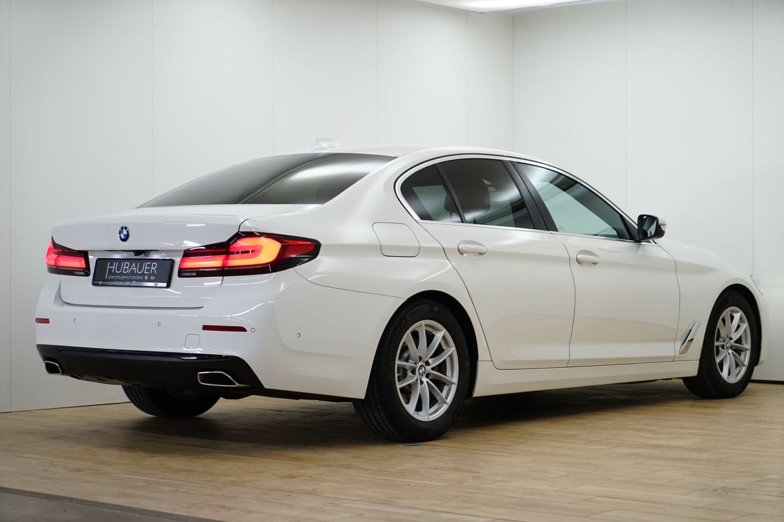 Fahrzeugabbildung BMW 520d Limousine [Live Cockpit+, HiFi, RFK, SHZ]