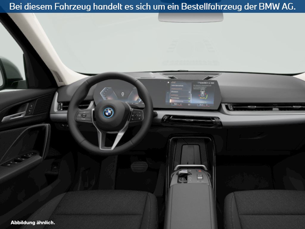 Fahrzeugabbildung BMW iX1 xDrive30