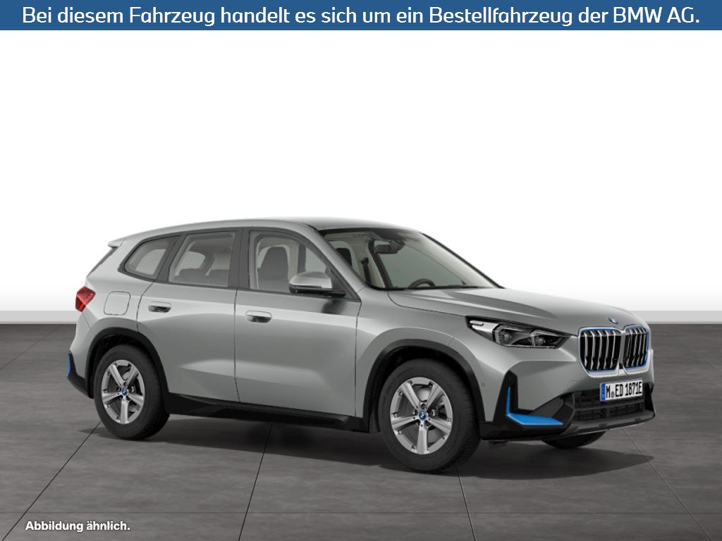 Fahrzeugabbildung BMW iX1 xDrive30