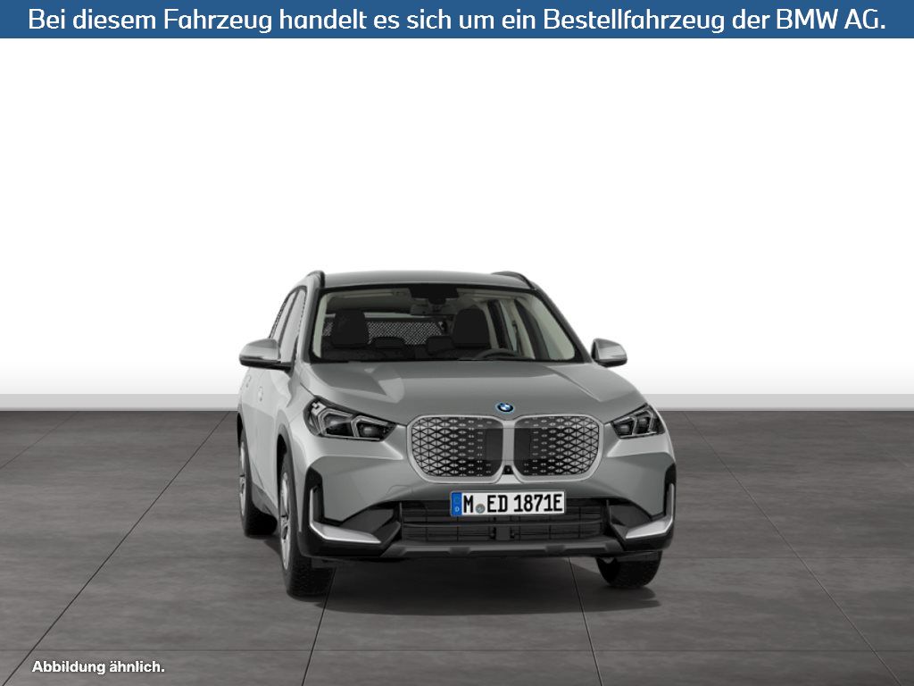 Fahrzeugabbildung BMW iX1 xDrive30
