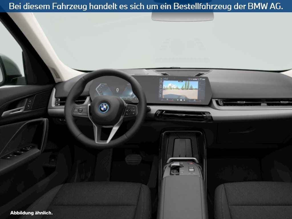 Fahrzeugabbildung BMW iX1 xDrive30