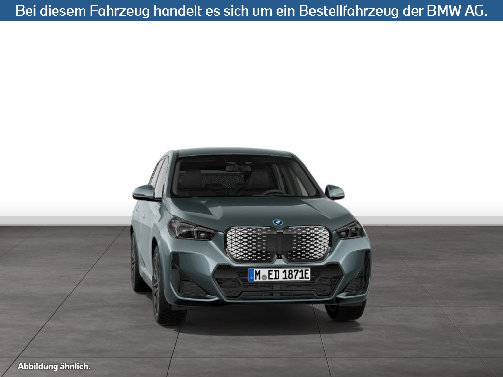Fahrzeugabbildung BMW iX1 xDrive30