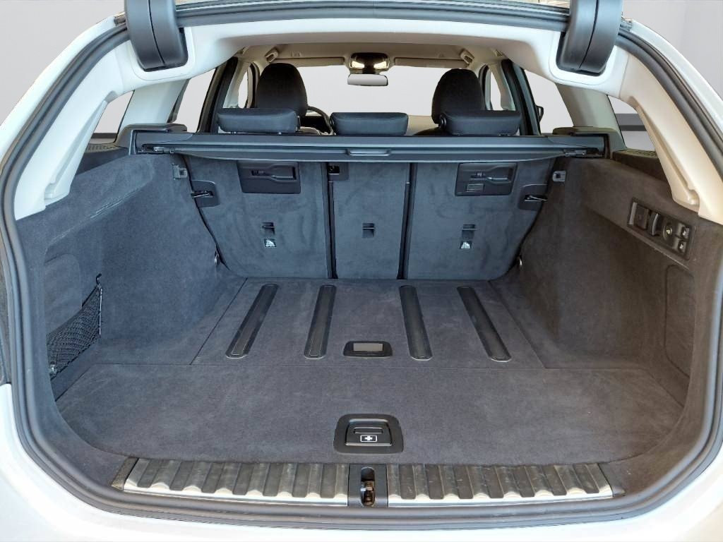 Fahrzeugabbildung BMW 320d xDrive Touring [LC+, RFK, AHK, Standhz.]