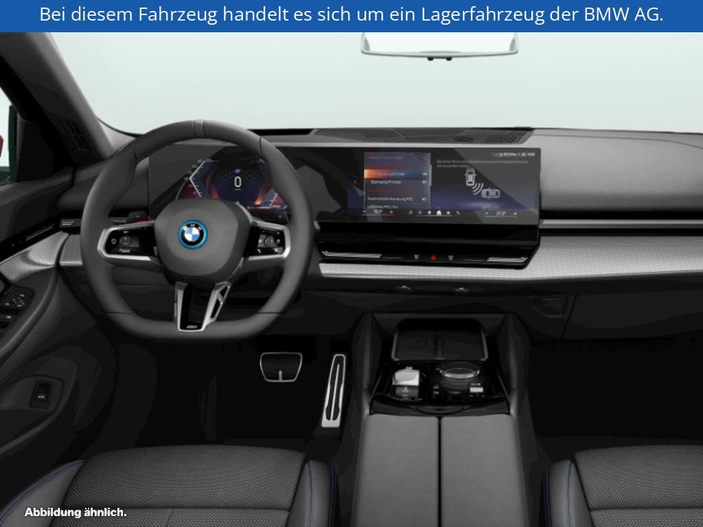 Fahrzeugabbildung BMW 550e xDrive Limousine