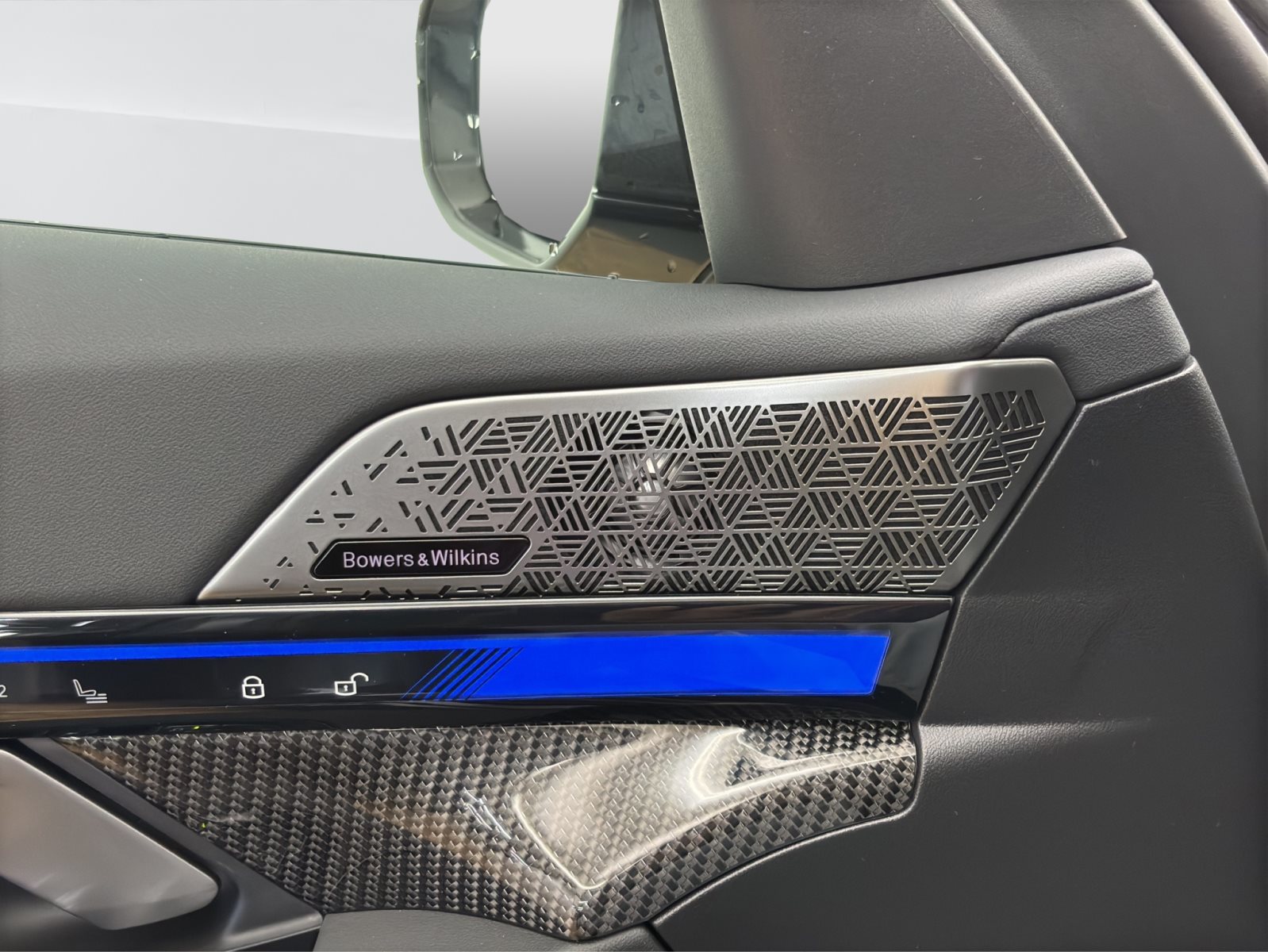 Fahrzeugabbildung BMW M5 Touring [Ultimate Package, HUD, AHK, Carbon]