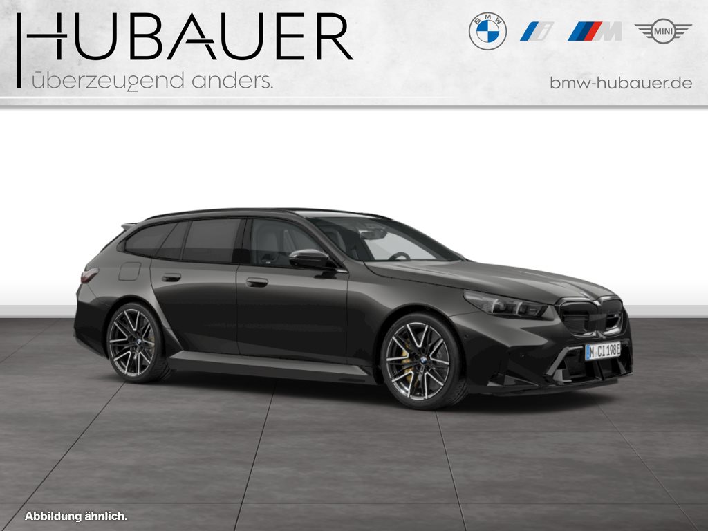 Fahrzeugabbildung BMW M5 Touring [Ultimate Package, HUD, AHK, Carbon]