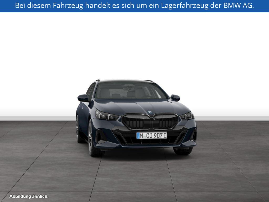 Fahrzeugabbildung BMW 550e xDrive Touring
