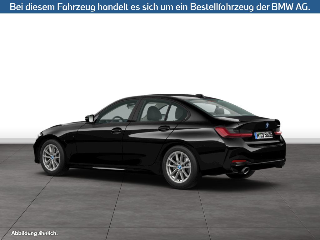 Fahrzeugabbildung BMW 330e Limousine