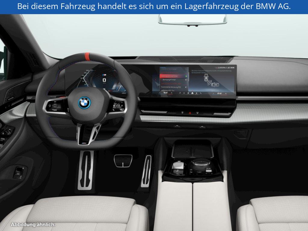 Fahrzeugabbildung BMW i5 M60 xDrive Limousine