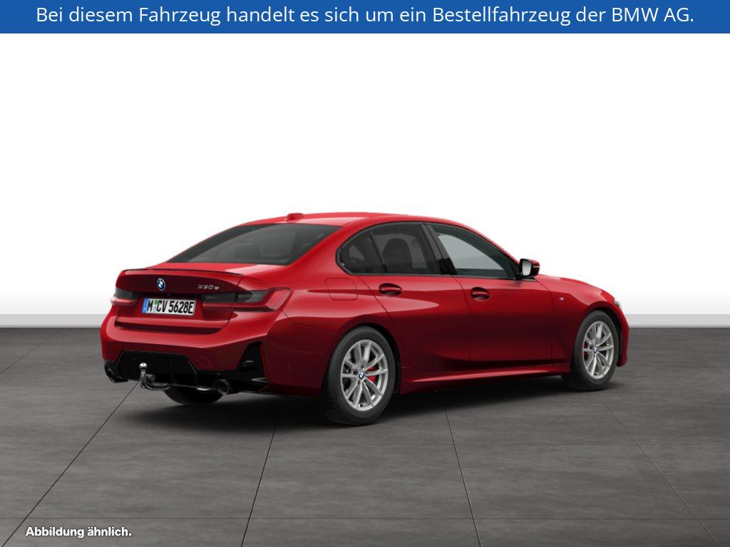 Fahrzeugabbildung BMW 330e Limousine