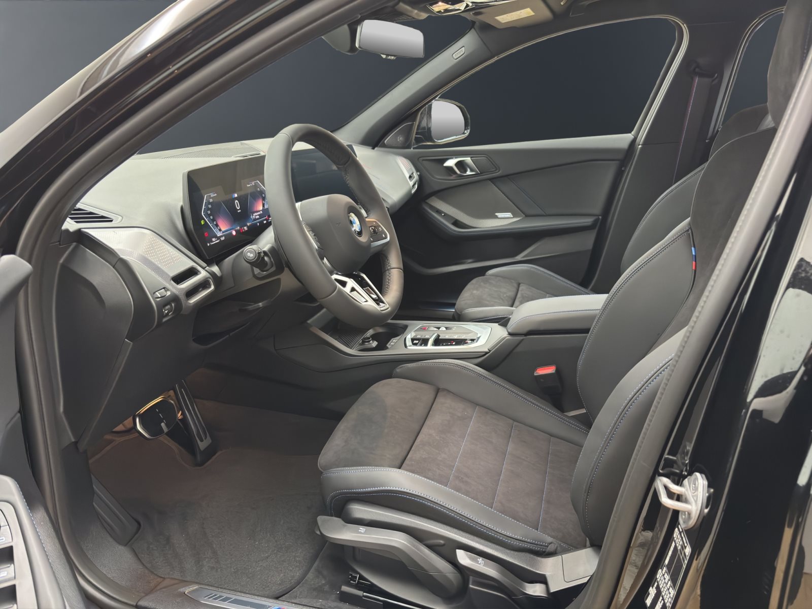 Fahrzeugabbildung BMW 120 [M Sport Pro, Navi, 19 LMR, RFK, SHZ, LED]