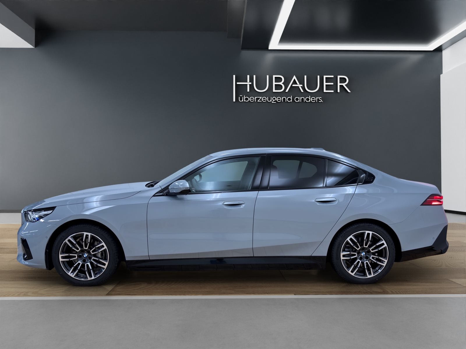 Fahrzeugabbildung BMW i5 xDrive40 Limousine [M Sport, B&W Sound, AHK]