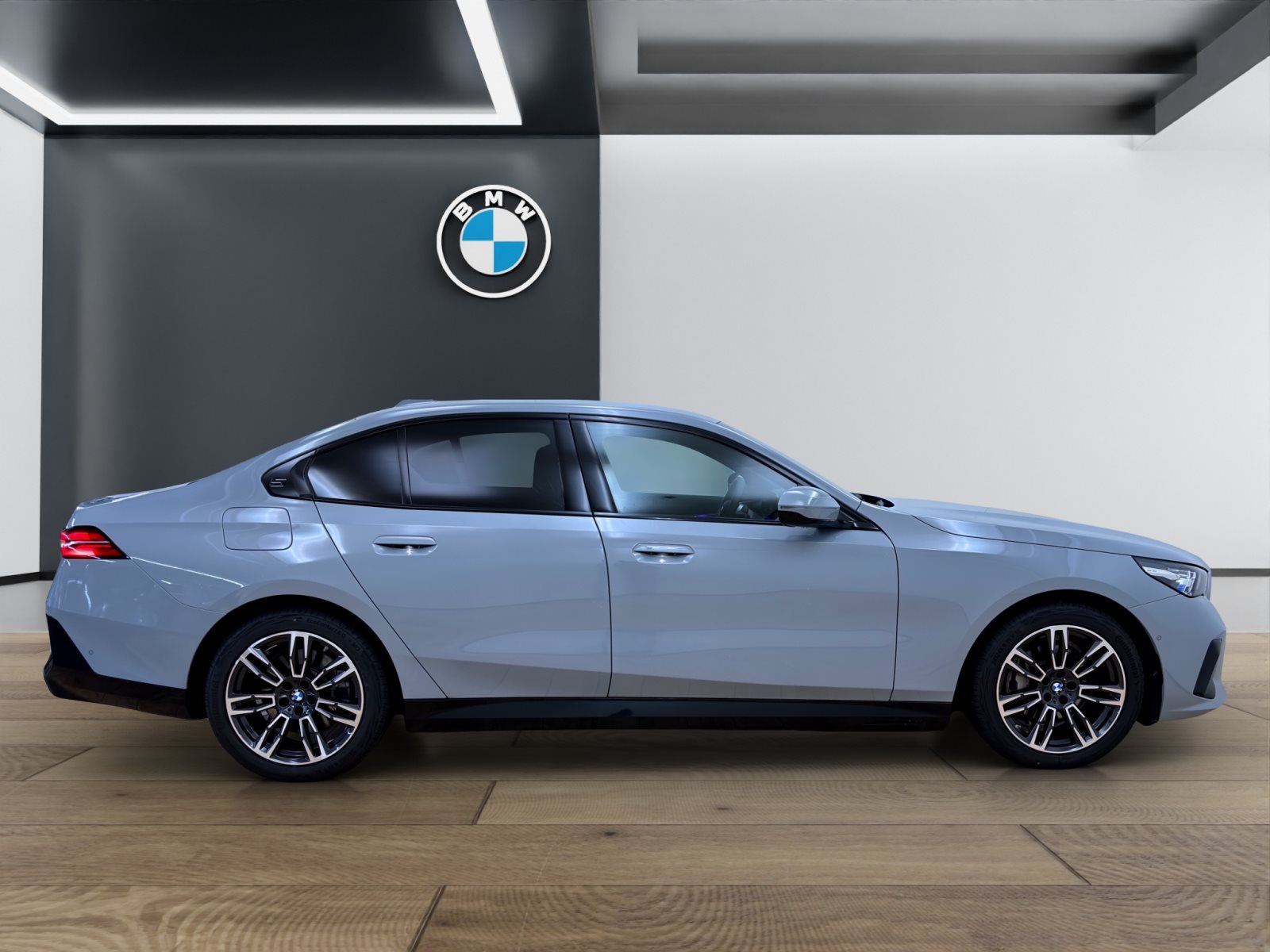 Fahrzeugabbildung BMW i5 xDrive40 Limousine [M Sport, B&W Sound, AHK]