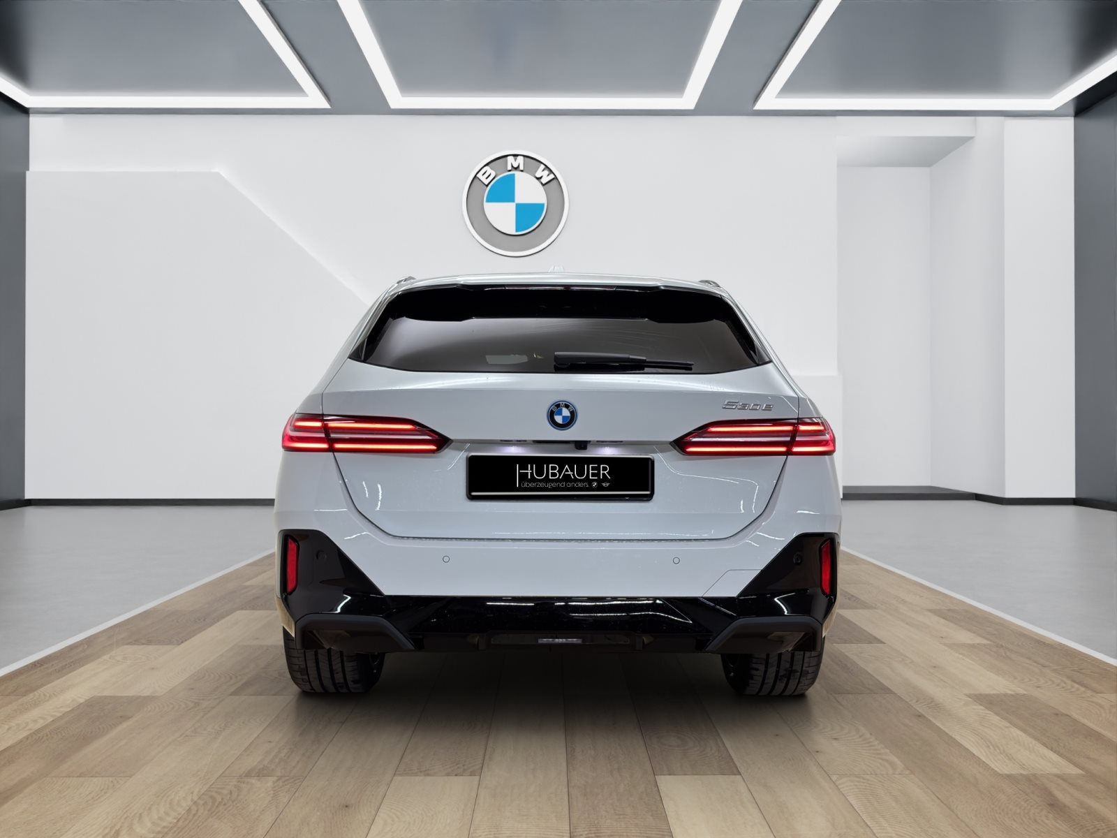 Fahrzeugabbildung BMW 530e Touring [M Sport, AHK, ACC, RFK, h&k Sound]