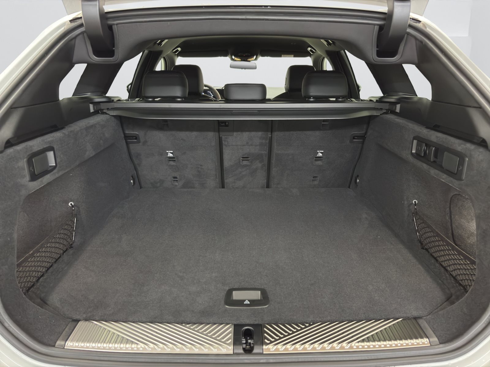 Fahrzeugabbildung BMW 530e Touring [M Sport, AHK, ACC, RFK, h&k Sound]