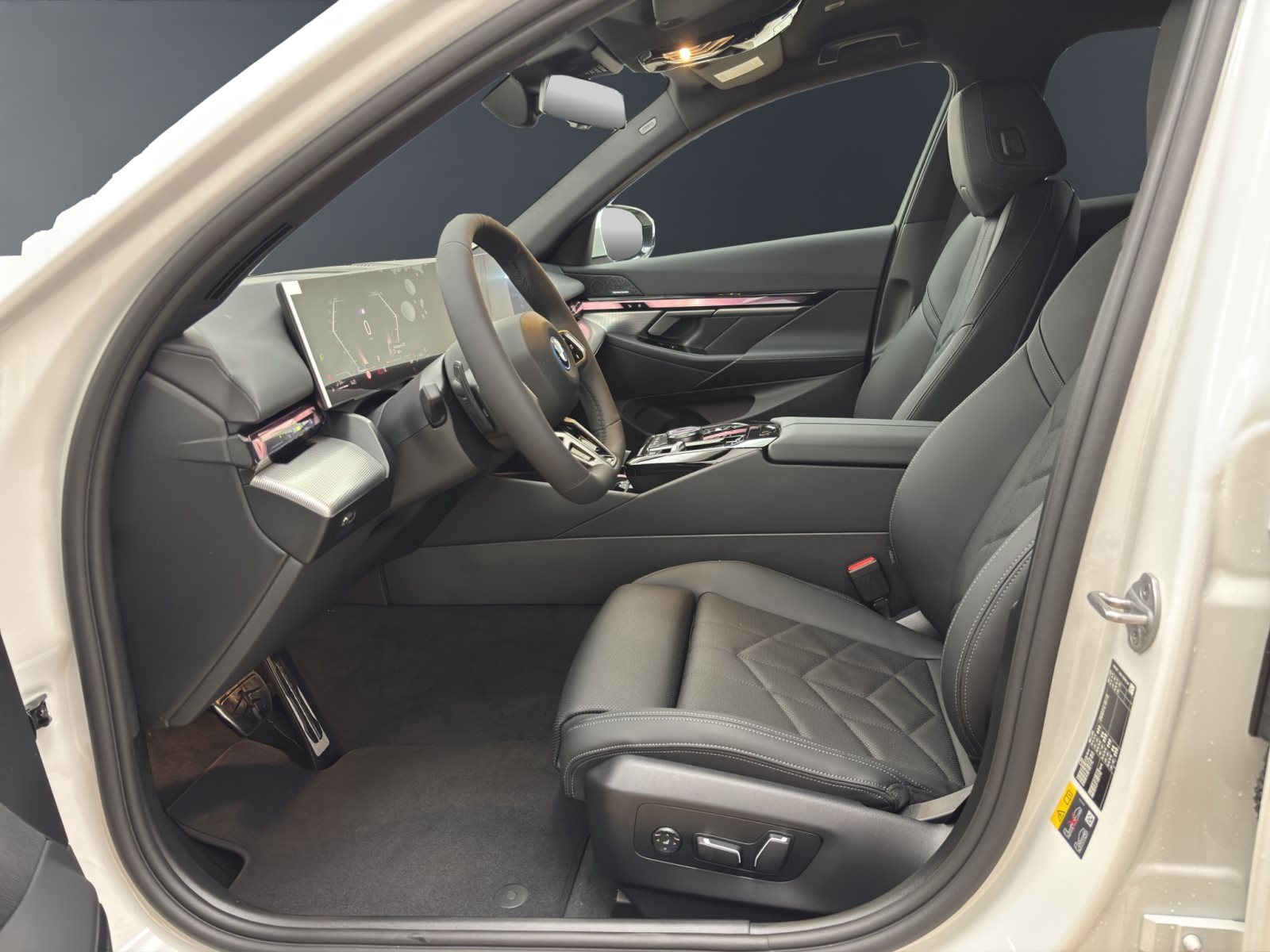 Fahrzeugabbildung BMW 530e Touring [M Sport, AHK, ACC, RFK, h&k Sound]