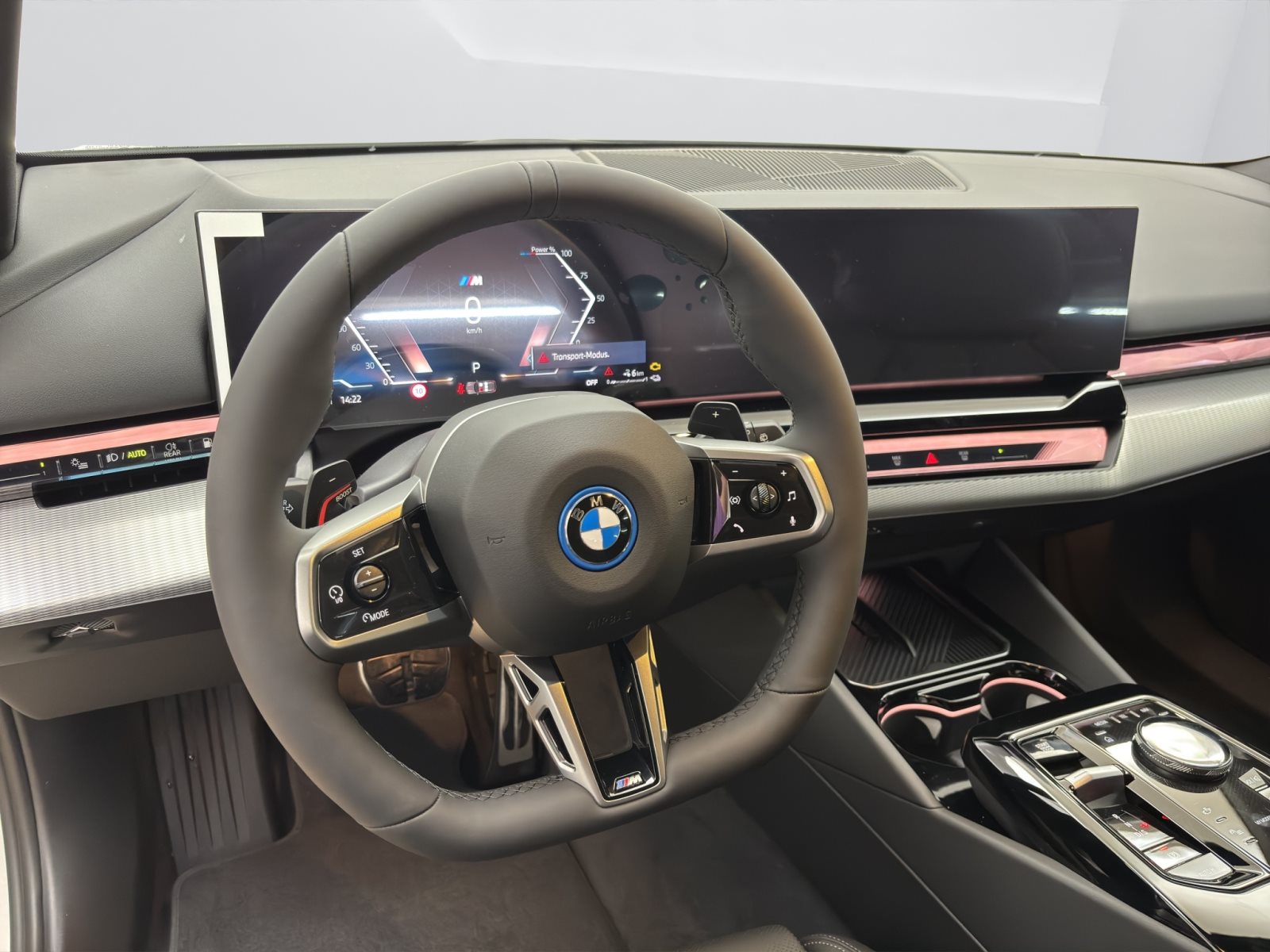 Fahrzeugabbildung BMW 530e Touring [M Sport, AHK, ACC, RFK, h&k Sound]