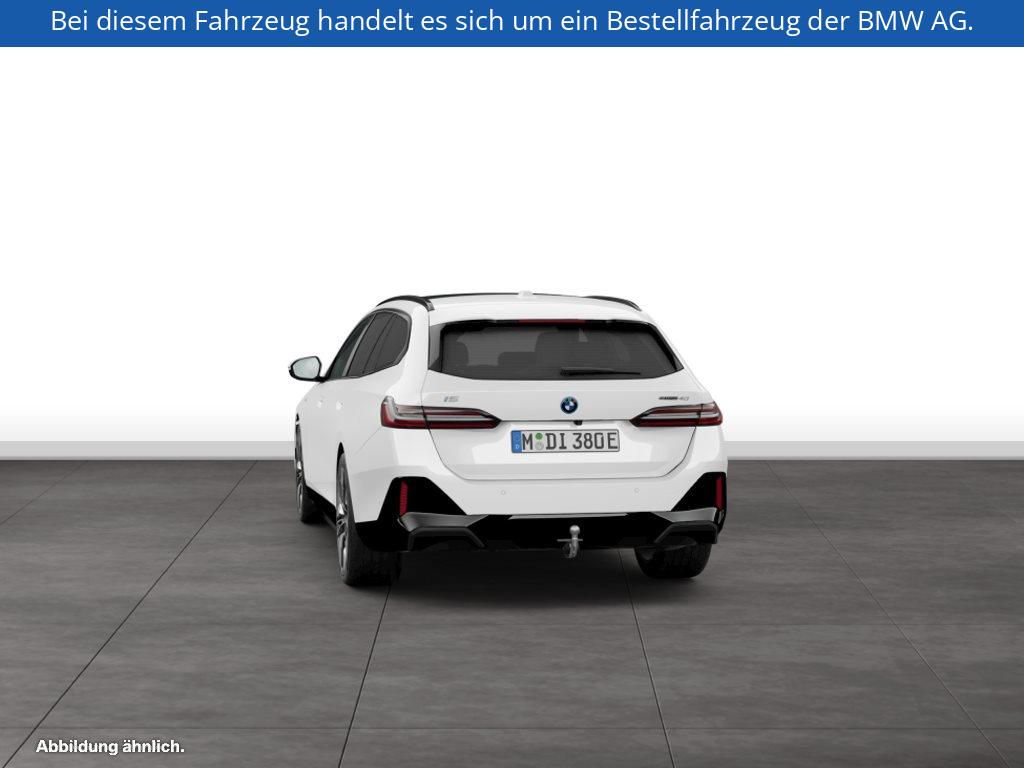 Fahrzeugabbildung BMW i5 eDrive40 Touring