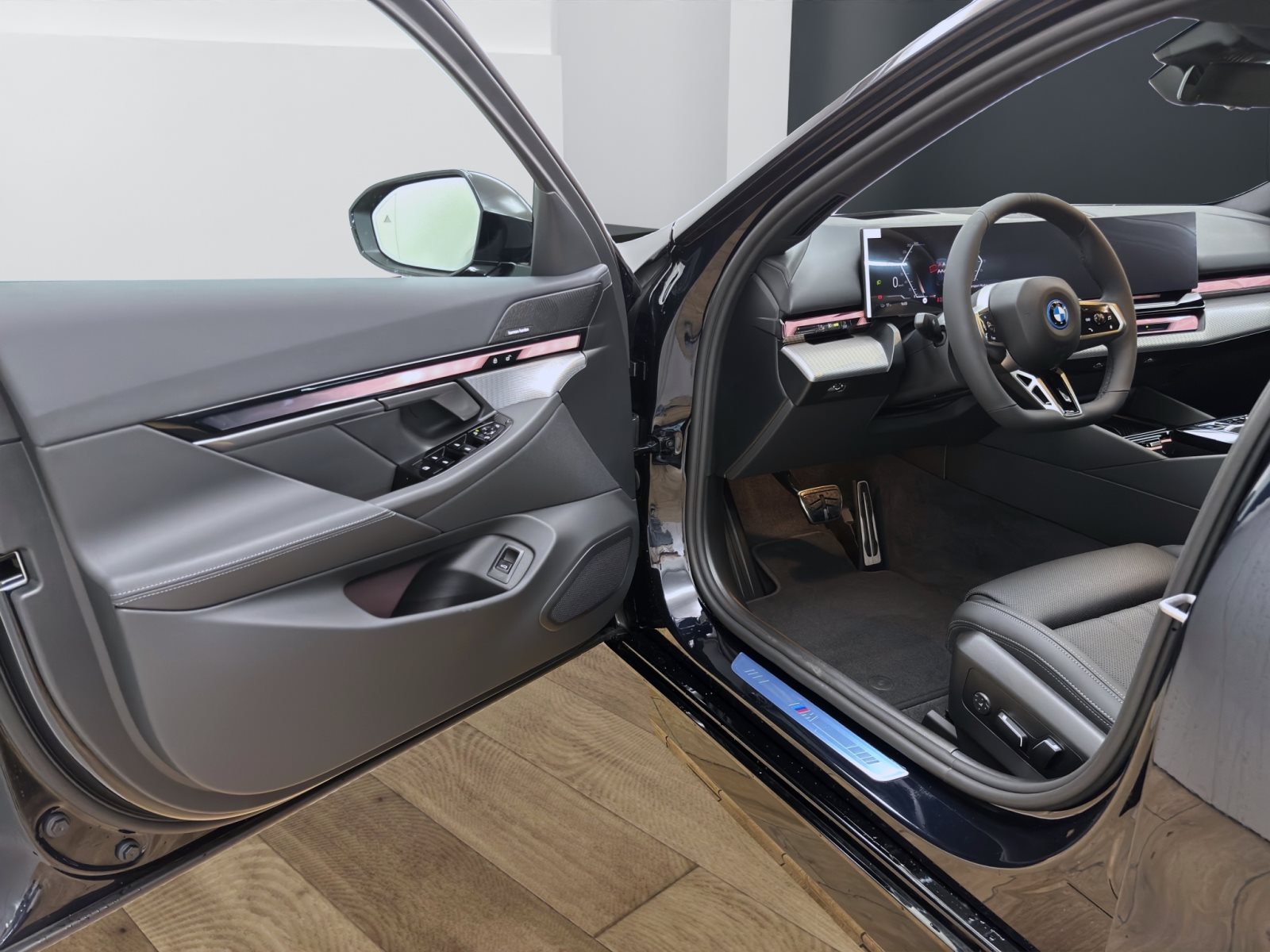 Fahrzeugabbildung BMW i5 xDrive40 Limousine [M Sport, HUD, ACC, 20 LMR, RFK]