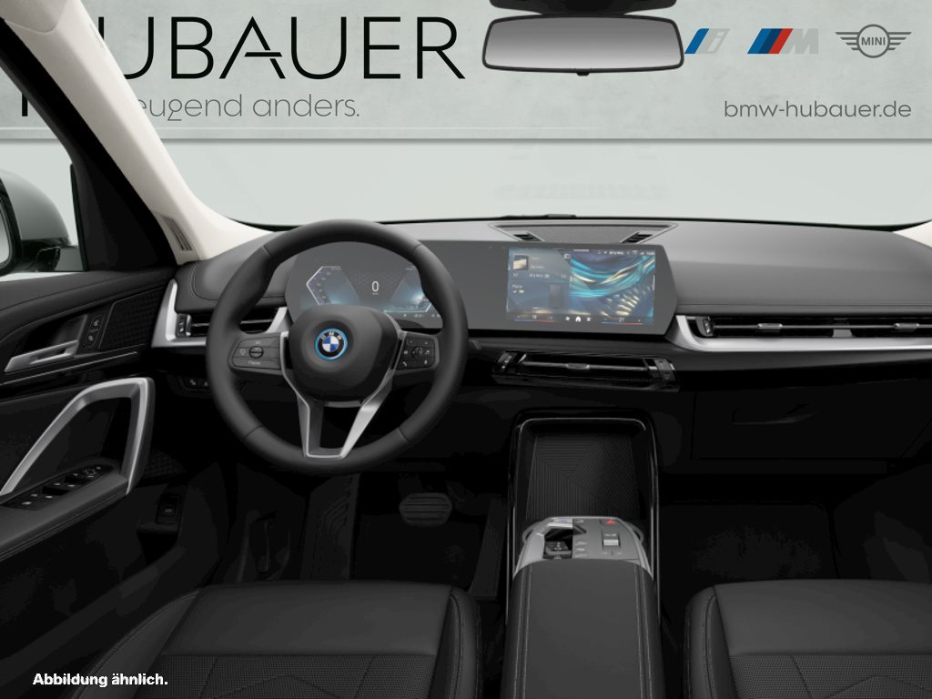 Fahrzeugabbildung BMW iX1 xDrive30 [xLine, Navi, RFK, SHZ, 18 LMR]