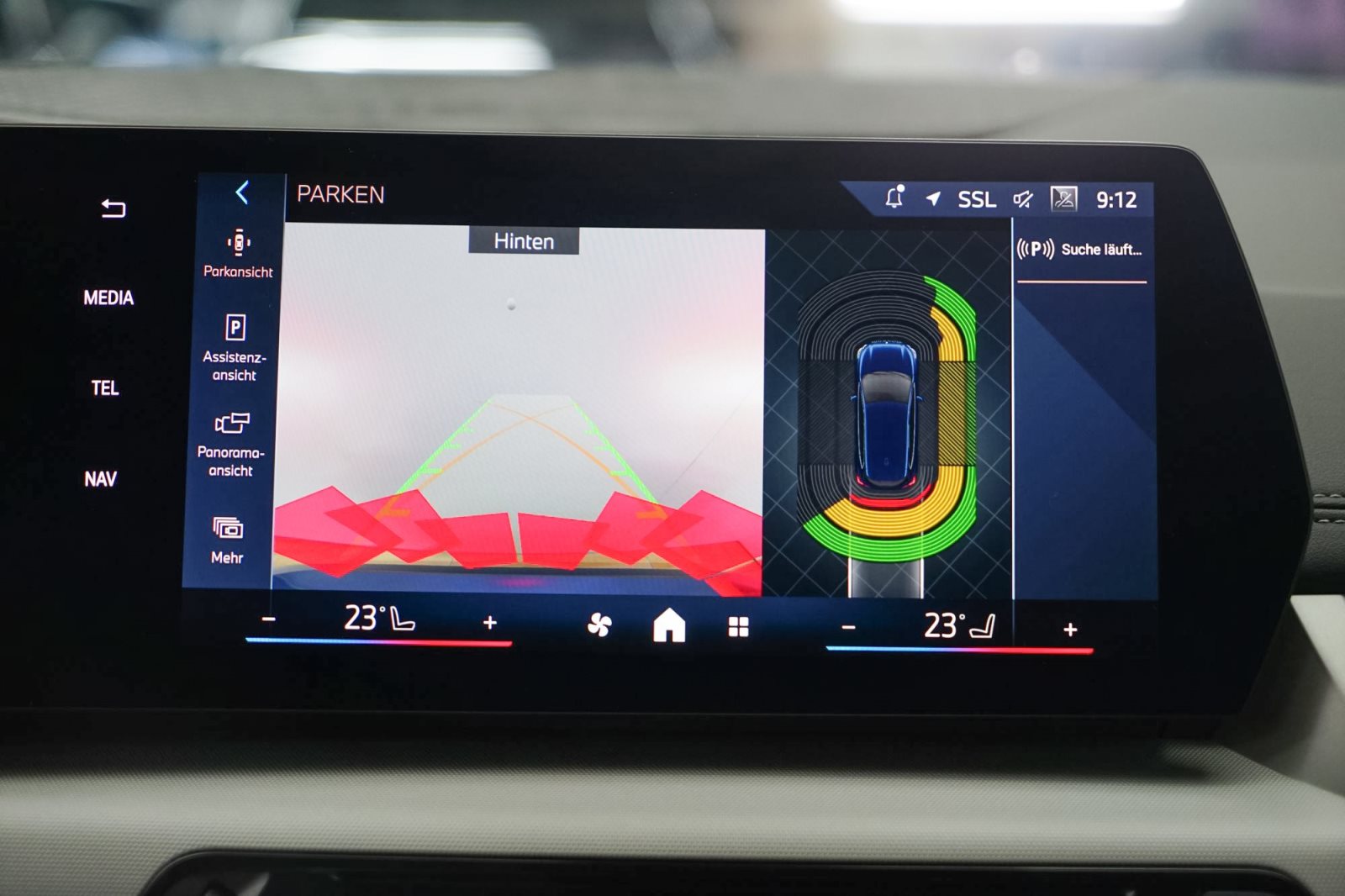 Fahrzeugabbildung BMW 218i Active Tourer [AHK, LED, RFK, SHZ, DAB+]