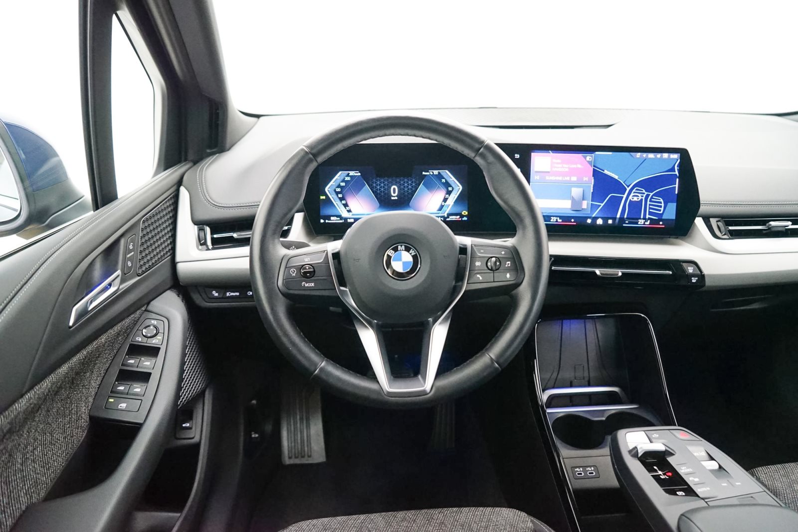 Fahrzeugabbildung BMW 218i Active Tourer [AHK, LED, RFK, SHZ, DAB+]