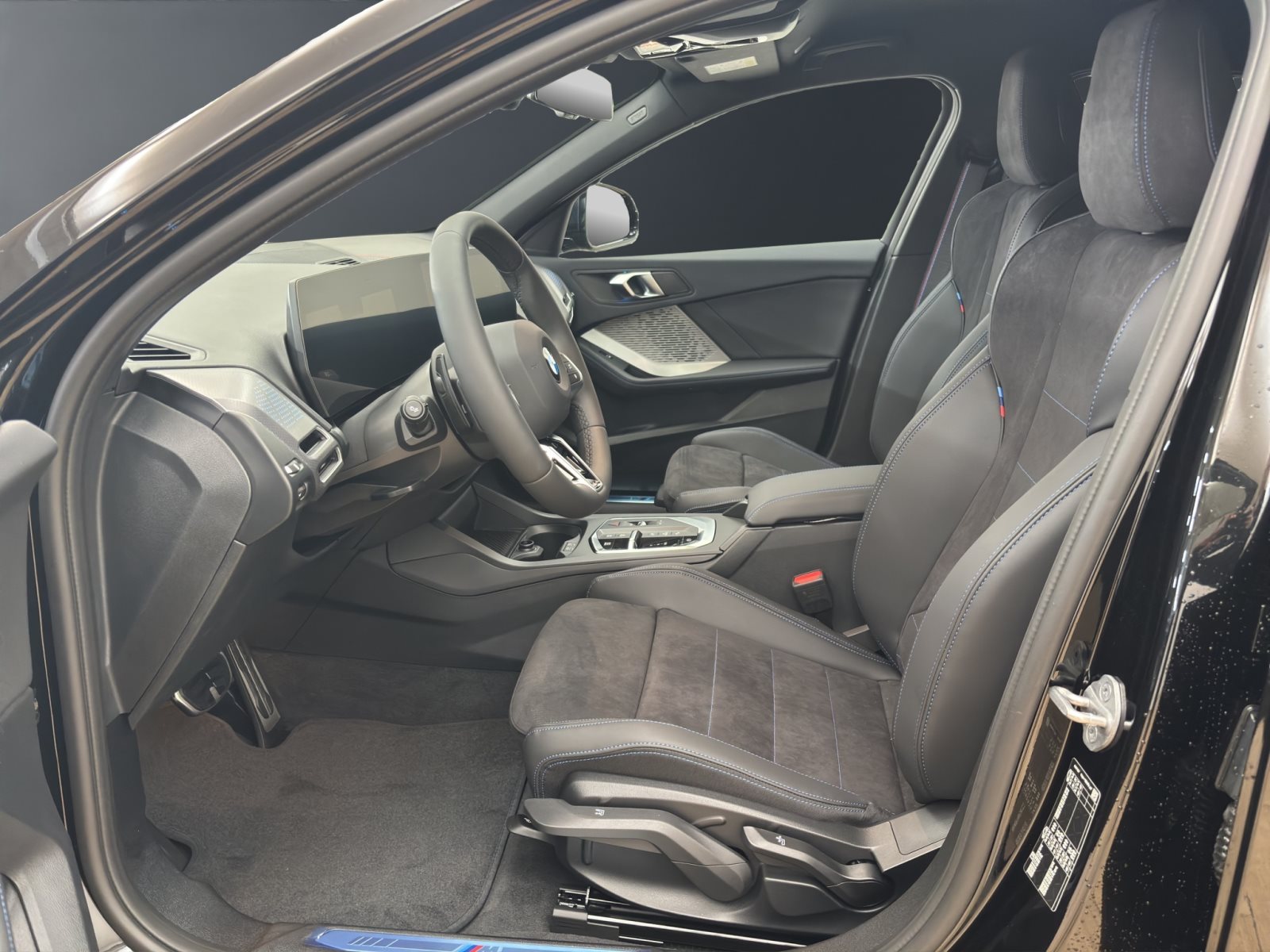 Fahrzeugabbildung BMW 120 [M Sport Pro, Navi, RFK, 19 LMR, SHZ]