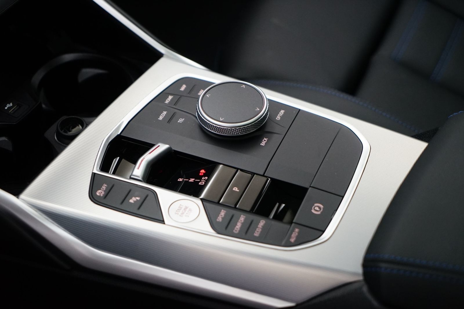 Fahrzeugabbildung BMW M340d xDrive Touring [LC Prof., HUD, Sitze elektr.