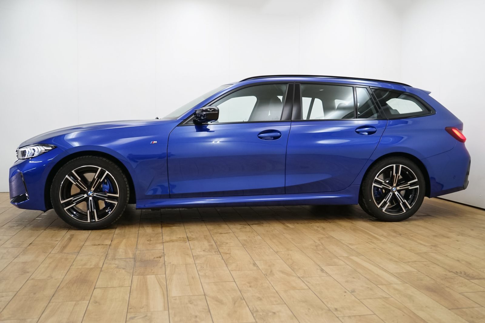 Fahrzeugabbildung BMW M340d xDrive Touring [LC Prof., HUD, Sitze elektr.