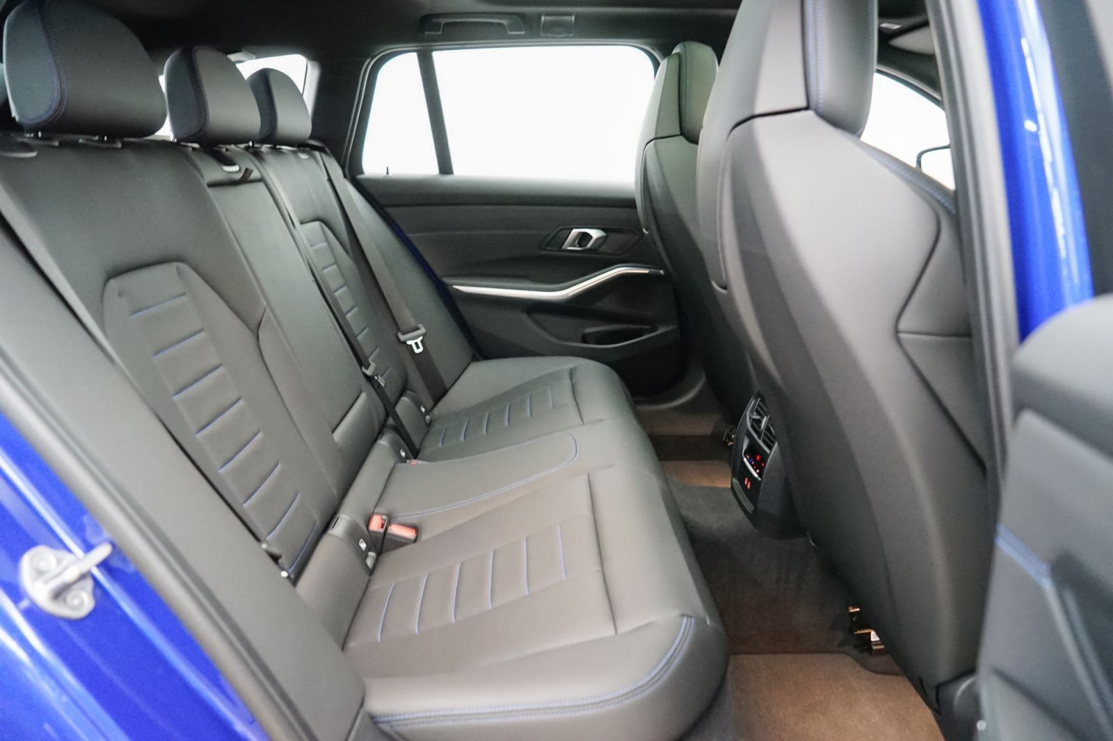 Fahrzeugabbildung BMW M340d xDrive Touring [LC Prof., HUD, Sitze elektr.