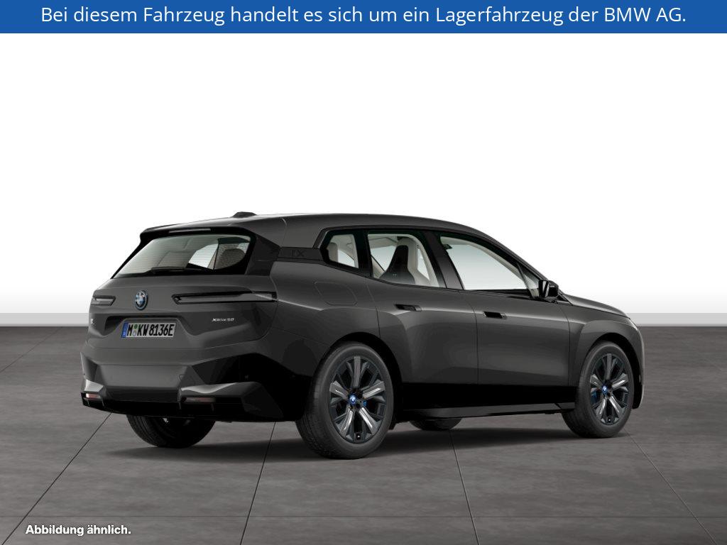 Fahrzeugabbildung BMW iX xDrive50