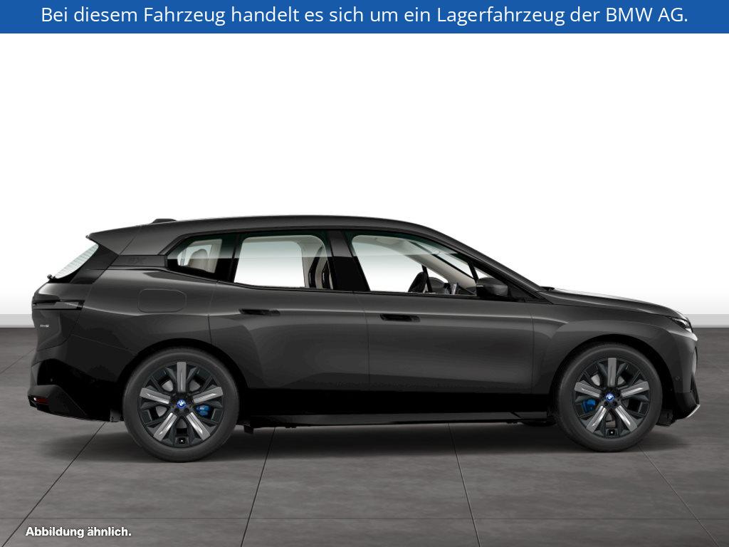 Fahrzeugabbildung BMW iX xDrive50