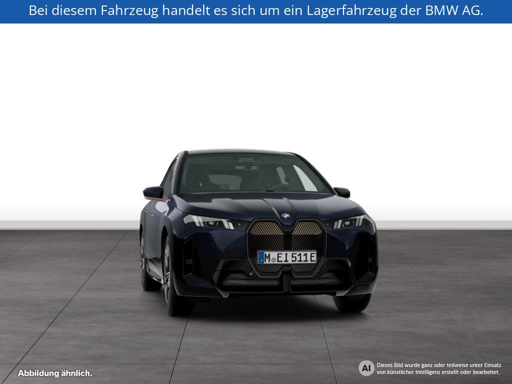 Fahrzeugabbildung BMW iX xDrive45