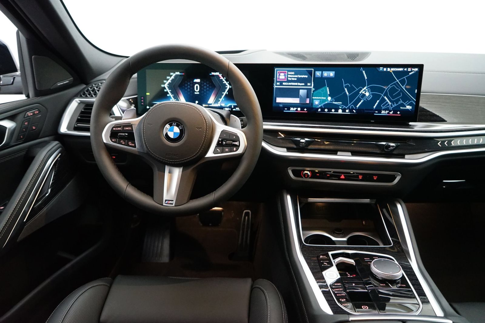 Fahrzeugabbildung BMW X6 xDrive30d [M Sport, HUD, AHK, ACC, GSD, 22 LMR]