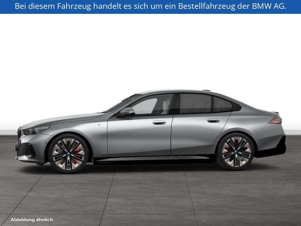 Fahrzeugabbildung BMW i5 eDrive40 Limousine