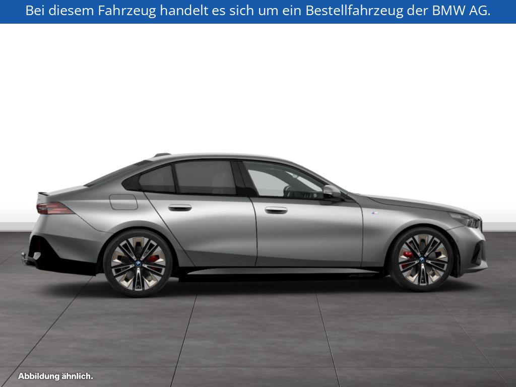 Fahrzeugabbildung BMW i5 eDrive40 Limousine