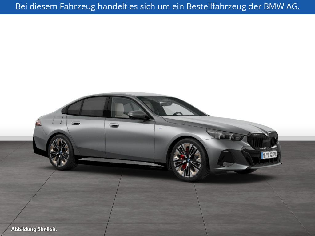 Fahrzeugabbildung BMW i5 eDrive40 Limousine