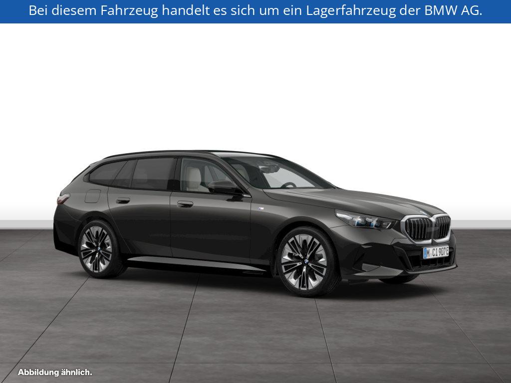 Fahrzeugabbildung BMW 550e xDrive Touring