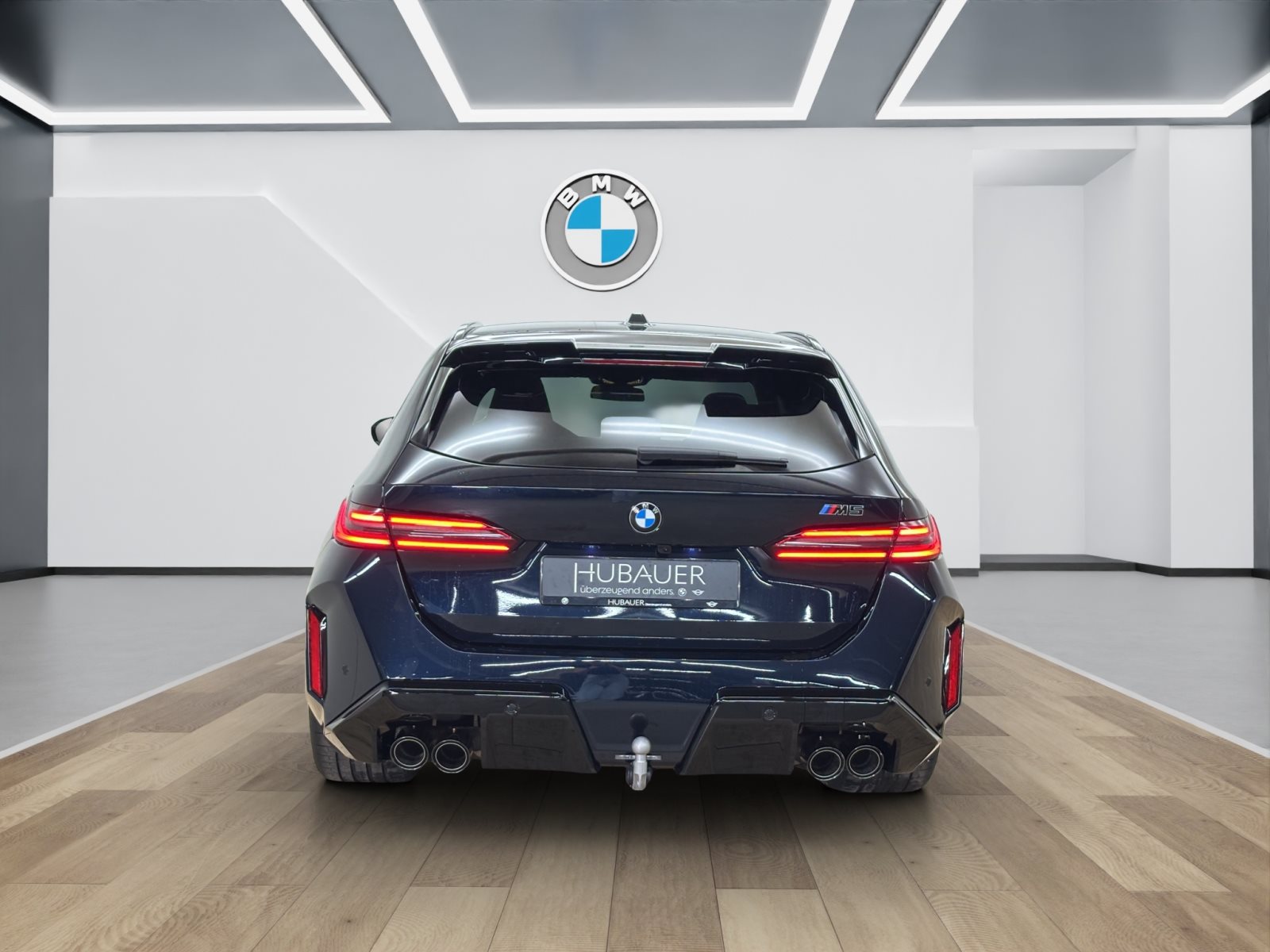 Fahrzeugabbildung BMW M5 Touring [HUD, AHK, ACC, B&W Sound, RFK]