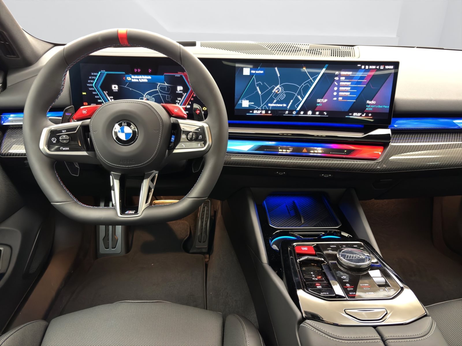 Fahrzeugabbildung BMW M5 Touring [HUD, AHK, ACC, B&W Sound, RFK]