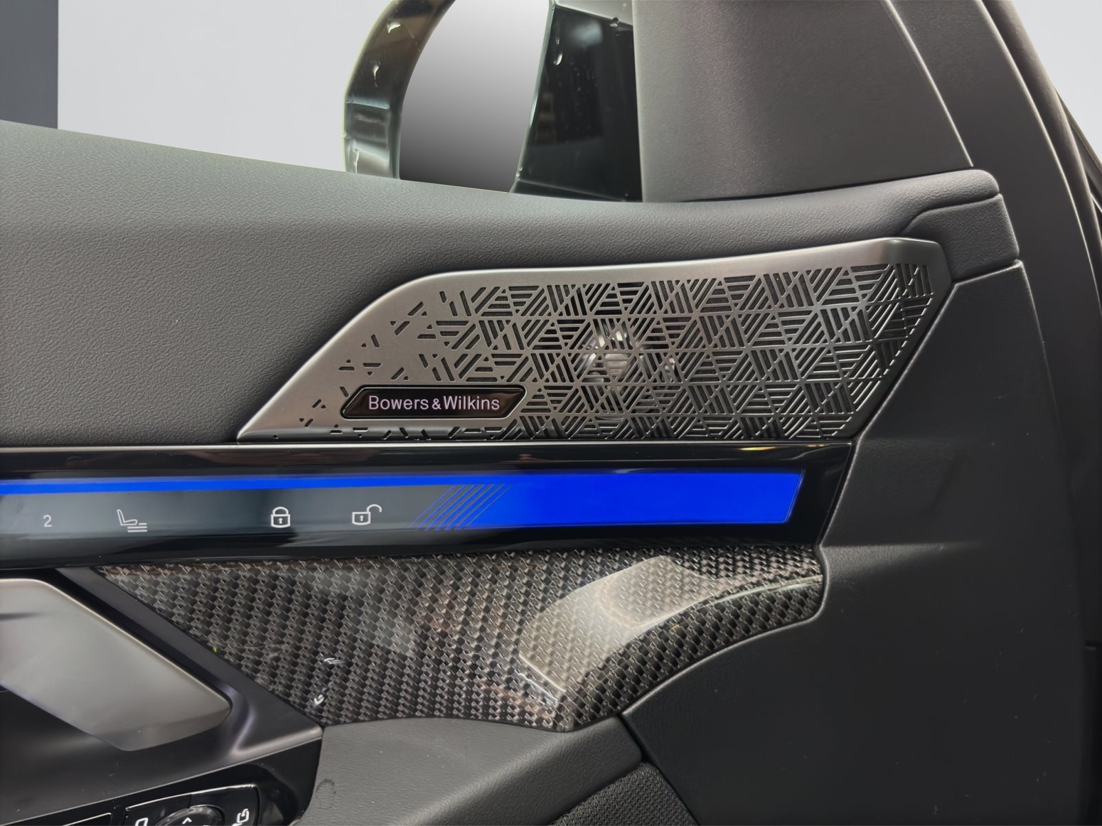 Fahrzeugabbildung BMW M5 Touring [HUD, AHK, ACC, B&W Sound, RFK]