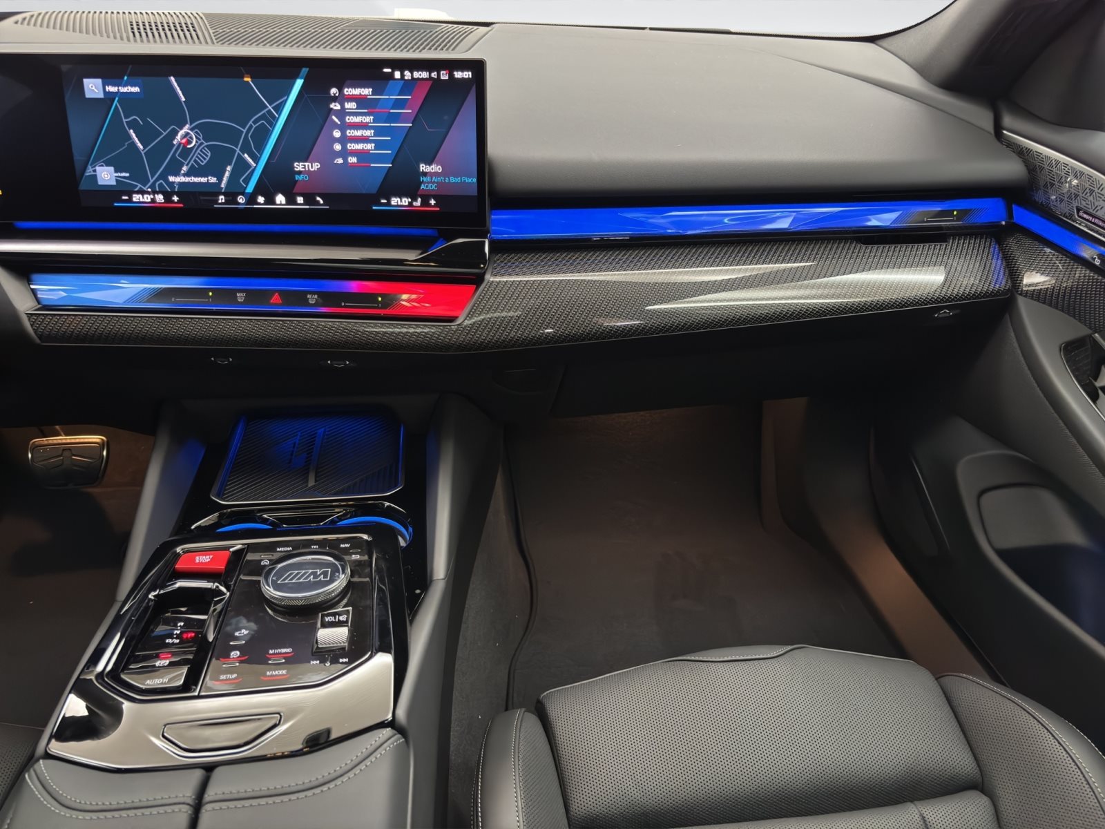 Fahrzeugabbildung BMW M5 Touring [HUD, AHK, ACC, B&W Sound, RFK]