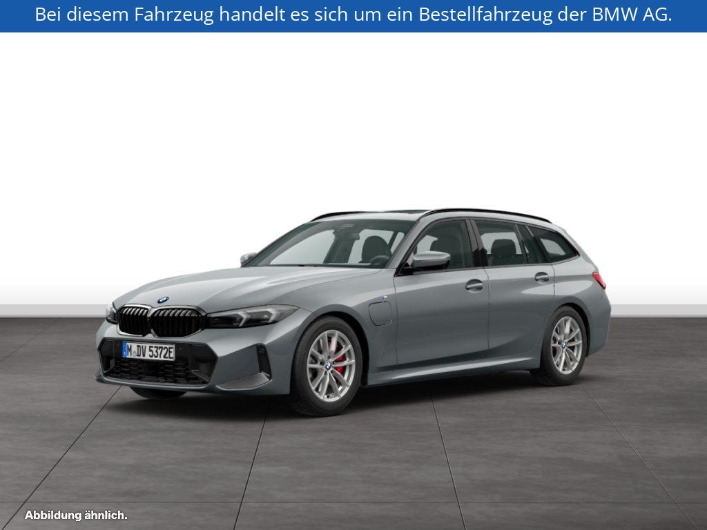BMW 330e xDrive Touring