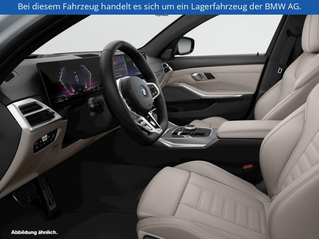 Fahrzeugabbildung BMW 330e Touring