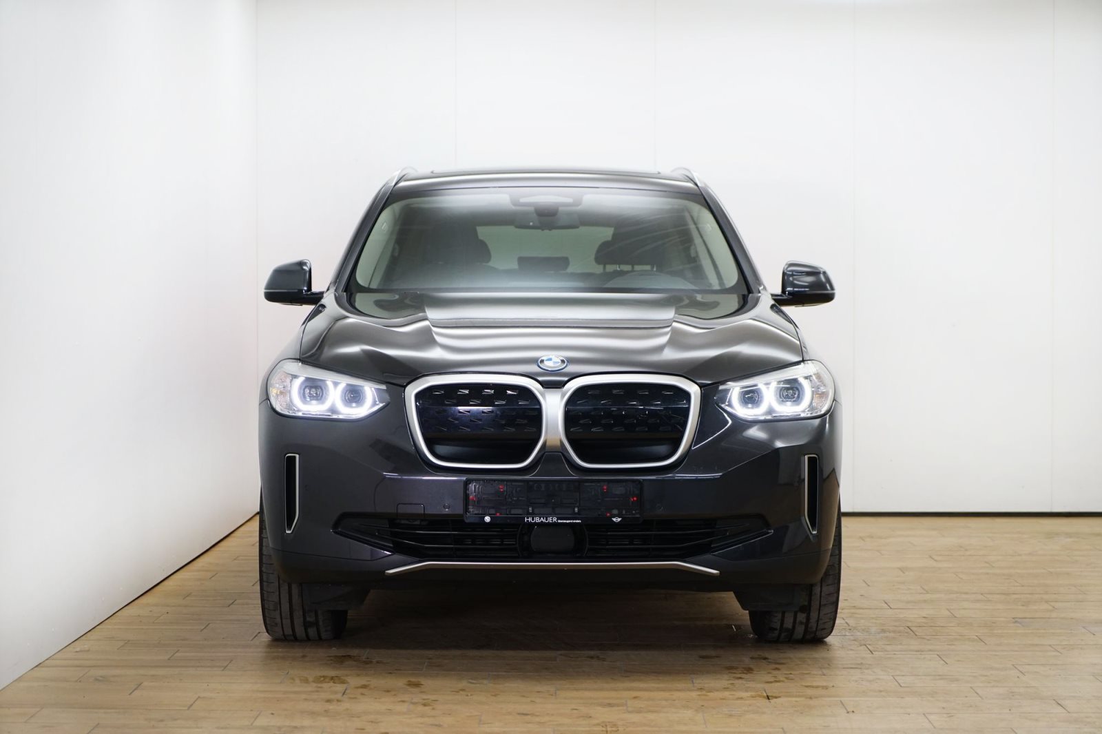 Fahrzeugabbildung BMW iX3 [Inspiring, LC Prof., DA Prof., 19 LMR]