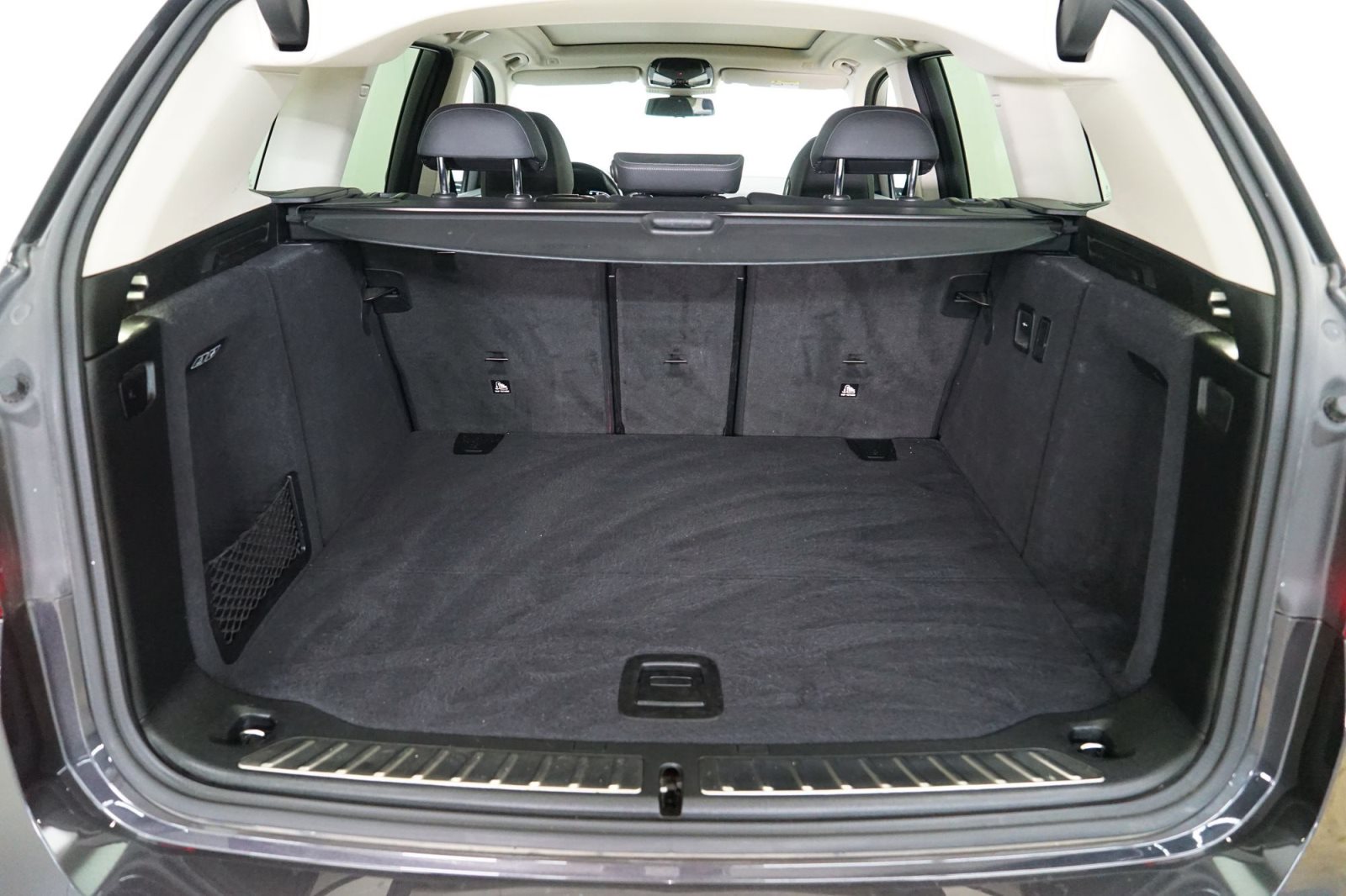 Fahrzeugabbildung BMW iX3 [Inspiring, LC Prof., DA Prof., 19 LMR]
