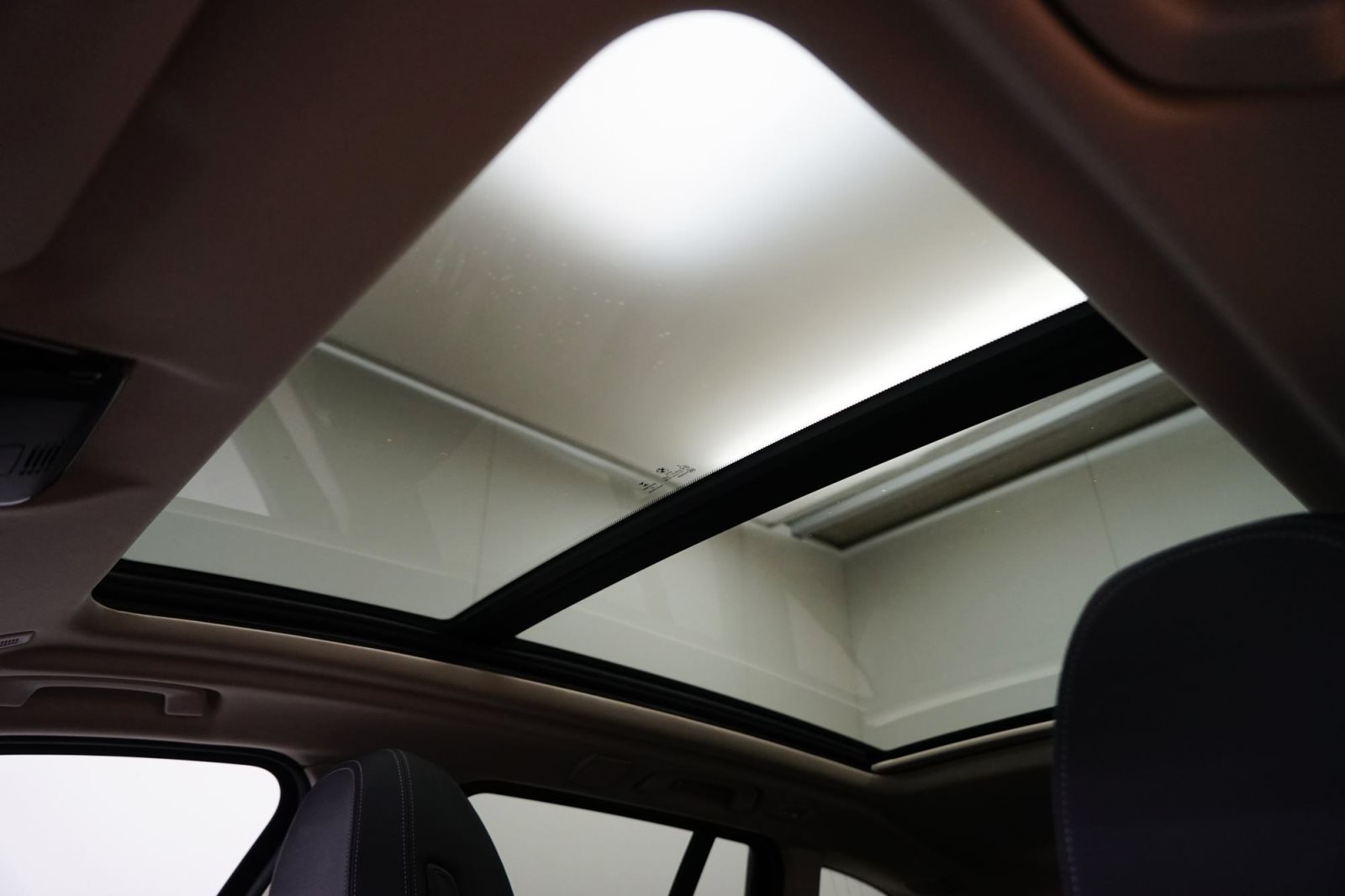 Fahrzeugabbildung BMW iX3 [Inspiring, LC Prof., DA Prof., 19 LMR]
