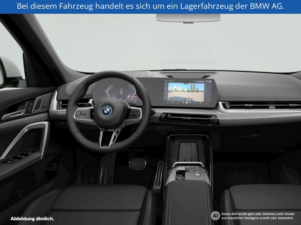 Fahrzeugabbildung BMW iX1 xDrive30