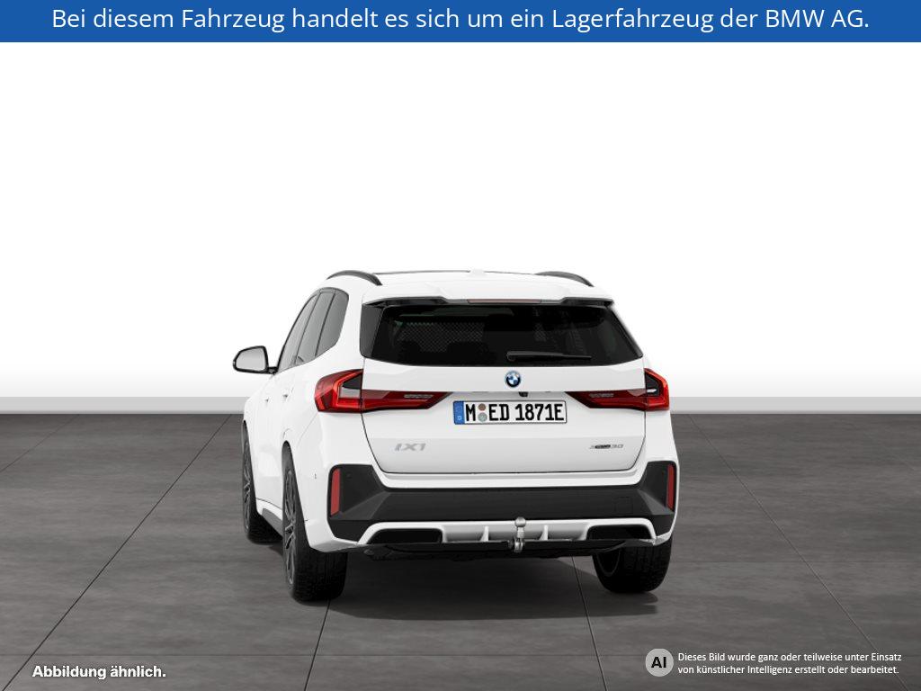 Fahrzeugabbildung BMW iX1 xDrive30