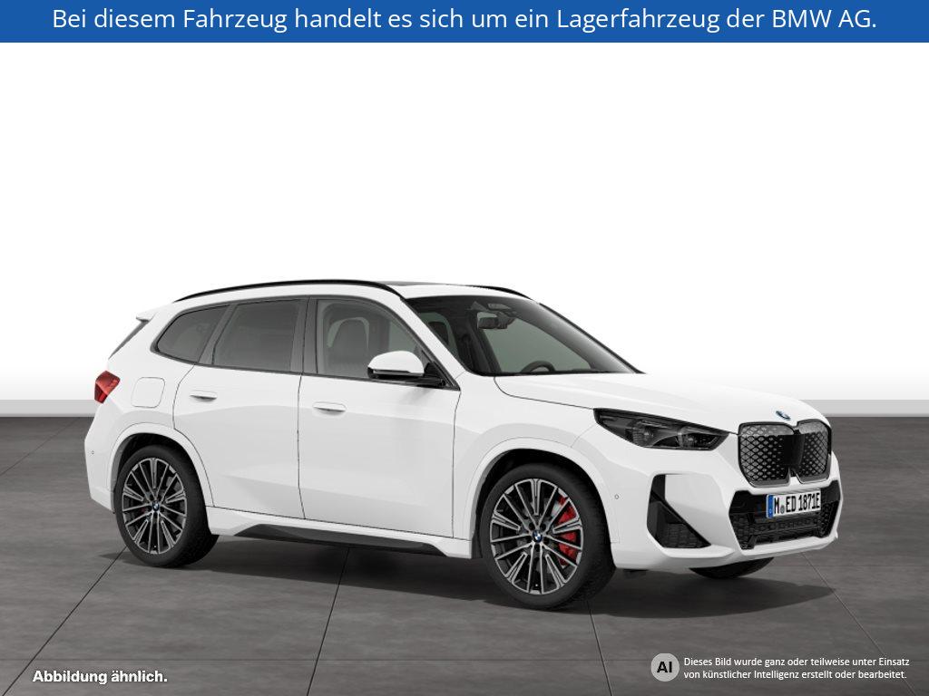 Fahrzeugabbildung BMW iX1 xDrive30